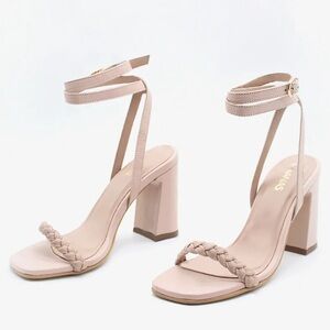Kaanas “Balang” - Strappy Block Heel Sandals - New in Box
